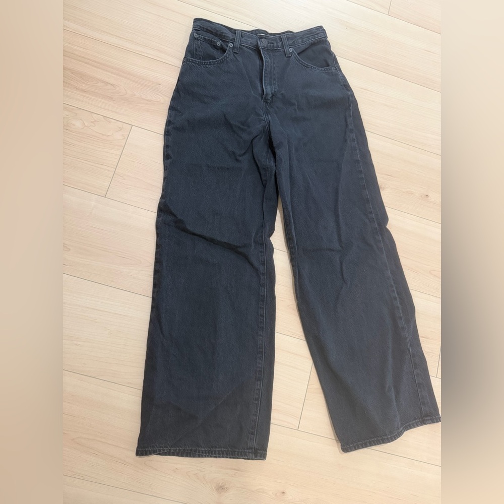 Levi’s cinch baggy light weight jean in black 31” length